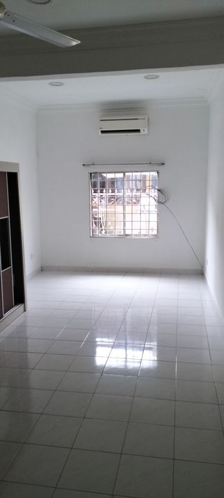 Taman Muhibah serdang house next train station, Selangor, Seri Kembangan