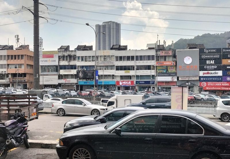 Cheras taman cannaught mainroad road shop for rent 