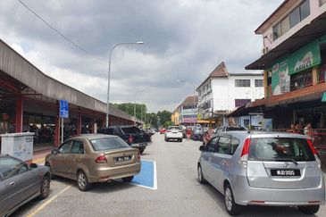 3 Storey Corner Shop Office @ Taman Mayang Jaya 