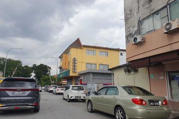 3 Storey Corner Shop Office @ Taman Mayang Jaya 