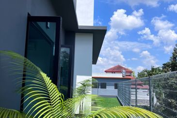 2 Storey Semi Detached @ Section 5 for sales 