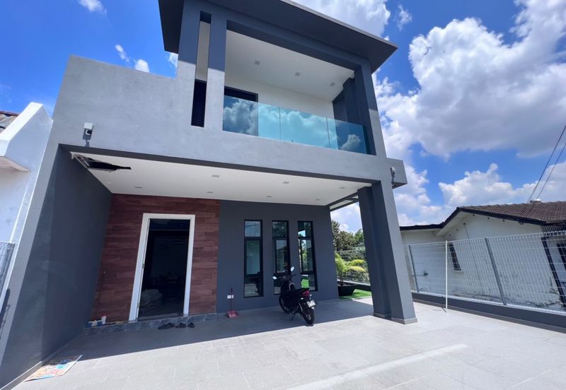 2 Storey Semi Detached @ Section 5 for sales 