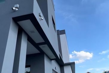 2 Storey Semi Detached @ Section 5 for sales 