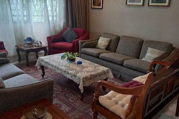 Single Storey Section 5 Bungalow house for Sale