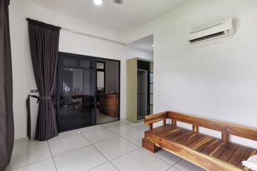 Horizon Hills 3 Storey Bungalow for Sales