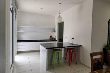 Horizon Hills 3 Storey Bungalow for Sales