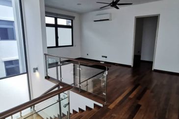 Horizon Hills 3 Storey Bungalow for Sales