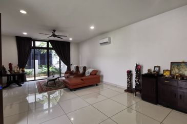 Horizon Hills 3 Storey Bungalow for Sales