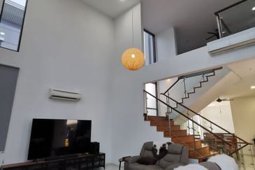 Horizon Hills 3 Storey Bungalow for Sales