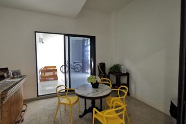 Horizon Hills 3 Storey Bungalow for Sales