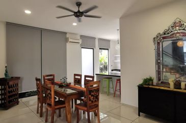 Horizon Hills 3 Storey Bungalow for Sales