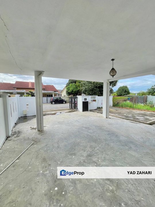 Kampung Lombong Shah Alam | Single Storey Semi-D 4 Bedrooms | RM560K - Renovated unit, Extended unit, Fully furnished, Selangor, Shah Alam