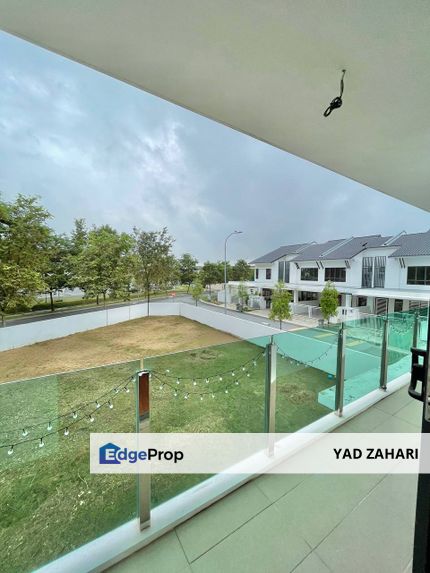 Corner Lot Hijayu 2 with 5000 sqft extra land at Sendayan, Negeri Sembilan, Seremban