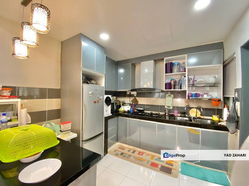 Pangsapuri Damai, Taman Sri Muda, Seksyen 25 | RM390K - Below MV & Partial Furnished, Selangor, Shah Alam