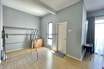 Crescent Park Townvilla