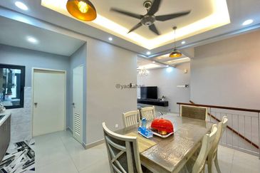 Crescent Park Townvilla