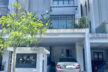 Crescent Park Townvilla