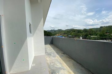 Residensi Anggerik Wira