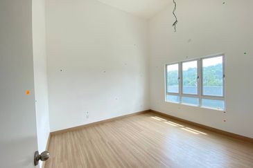 Residensi Anggerik Wira