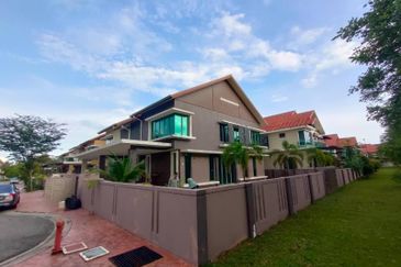 Lukisan @ Alam Impian