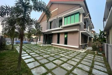 Lukisan @ Alam Impian