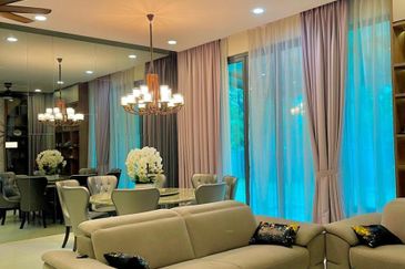 Lukisan @ Alam Impian