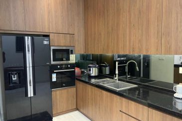 Lukisan @ Alam Impian