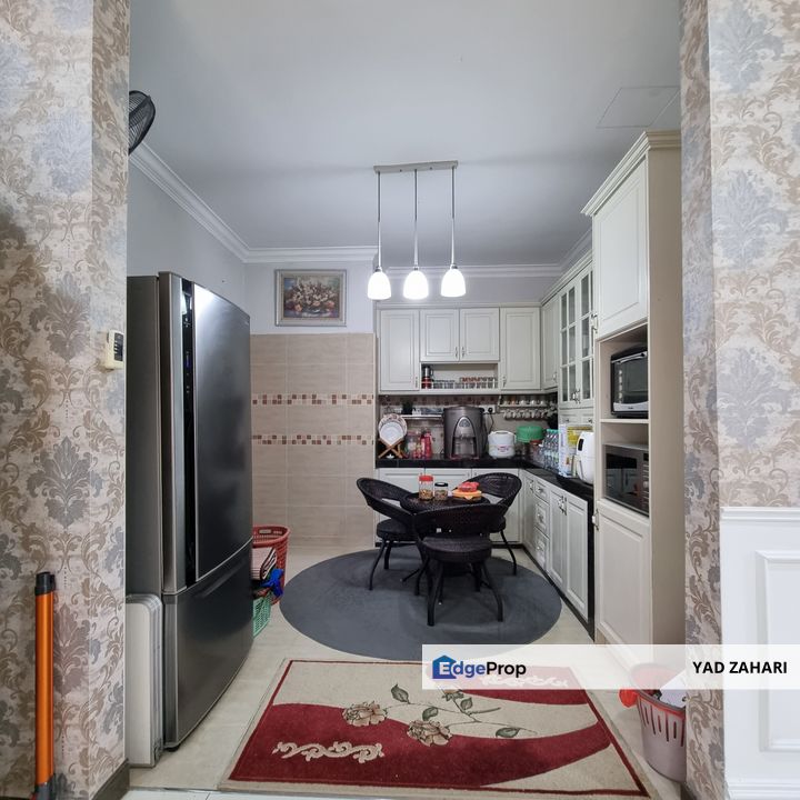 Fully Furnished, Walking Distance to Masjid and Gated Guarded @ Seksyen 24, Shah Alam, Selangor, Shah Alam