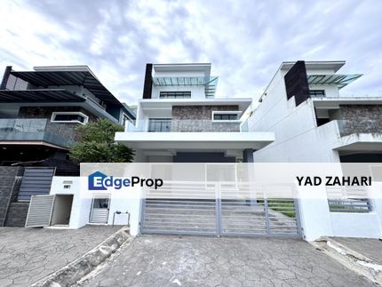 Newly Refurbish 3 Storey Zero Lot Bungalow @ Quas Residence , Kajang, Selangor, Kajang