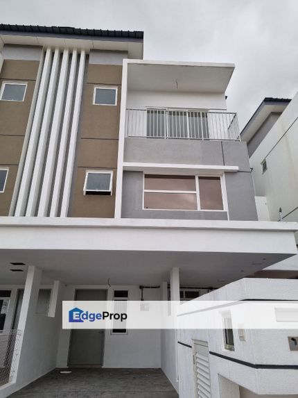 Brand New, Strategic Location & Easy Access to Future MEX 2 @ Platinum Residence, Dengkil, Selangor, Dengkil