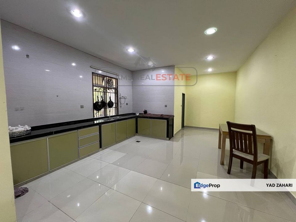 Exclusive Area, 15 Bedrooms , 2 Fish Ponds, Huge Land @ Desa Pinggiran Putra, Kajang, Selangor, Kajang