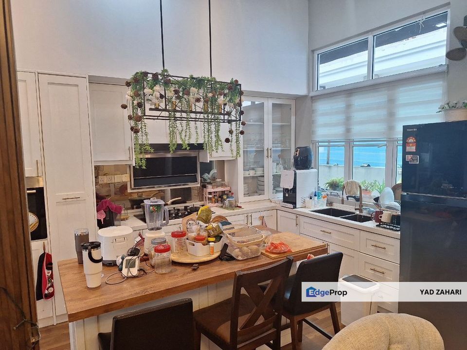 Fully Reno, Nearby Ecohill Taipan & Ecohill Walk with Builtin Kitchen @ Kingsville, Setia Ecohill, Semenyih, Selangor, Semenyih