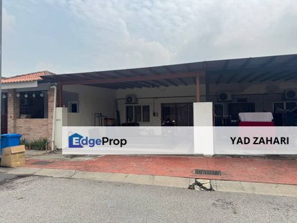 Extended Kitchen with 4 Bedrooms Single Storey Terrace @ Seksyen 30, Shah Alam, Selangor, Shah Alam