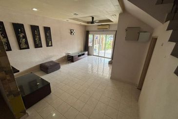 Jalan Spektrum U16 @ Taman Bukit Subang