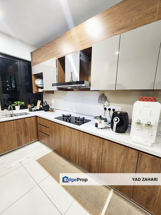 Elmina Valley 4, Shah Alam | Double Storey Terrace 4 Bedrooms | RM890K - Renovated & Partial Furnished , Selangor, Shah Alam