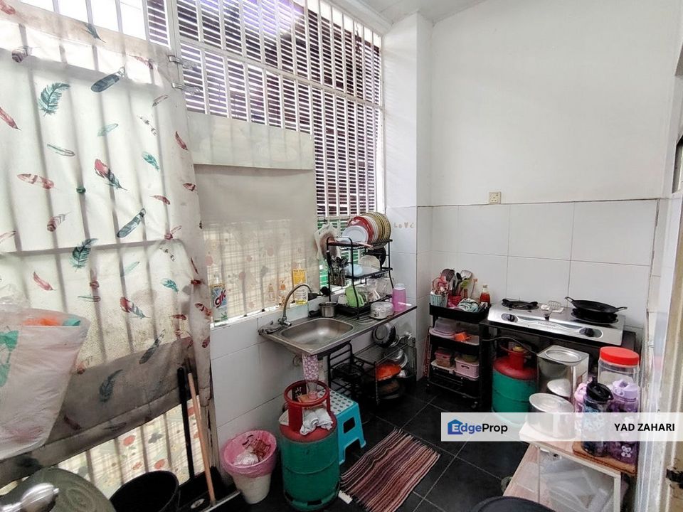 Jalan SP 3, Bandar Saujana Putra | Double Storey Terrace 3+1 Rooms | RM530K - Nearby Amenities, Near Playground & Non Bumi , Selangor, Jenjarom