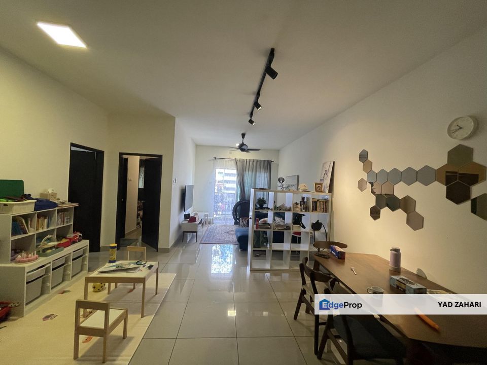 Residensi Zamrud Kajang | RM365K - Near Station KTM Kajang 2, End Unit & Semi Furnished, Selangor, Kajang