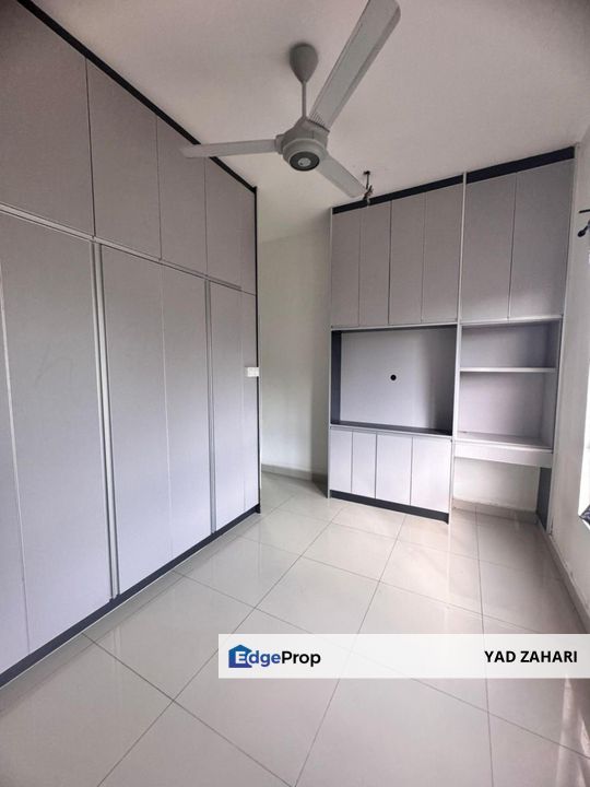 Bandar Tasik Kesuma, Semenyih | Townhouse 3 Bedrooms | RM320K - Spacious Balcony, Partial Furnished with Club House, Selangor, Semenyih