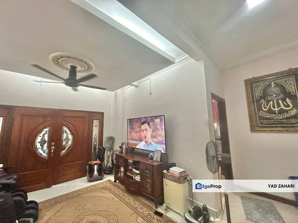 Alam Damai, Cheras | 2.5 Storey Semi-D 6 Bedrooms | RM1.89M - Facing Open, Walking Distance to Recreational Park & Renovated Extended Unit, Kuala Lumpur, Cheras