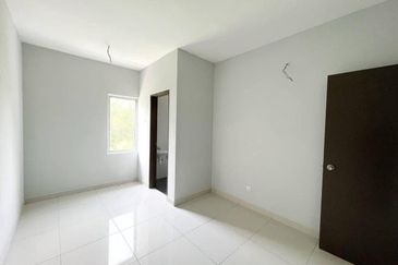 Taman Ruby, Dengkil | Double Storey Terrace 4 Bedrooms | RM495k - Beautiful Design, Near Putrajaya and Cyberjaya & Non Bumi Lot