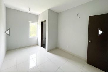 Taman Ruby, Dengkil | Double Storey Terrace 4 Bedrooms | RM495k - Beautiful Design, Near Putrajaya and Cyberjaya & Non Bumi Lot