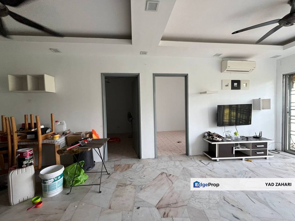 Desaminium Rimba Apartment, Seri Kembangan | RM300K - Low Level, Renovated, Semi Furnished with Balcony, Selangor, Seri Kembangan