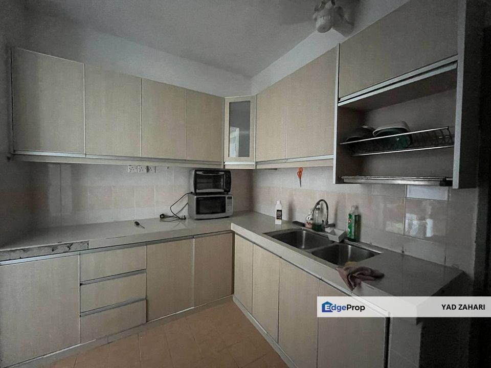 Desaminium Rimba Apartment, Seri Kembangan | RM300K - Low Level, Renovated, Semi Furnished with Balcony, Selangor, Seri Kembangan