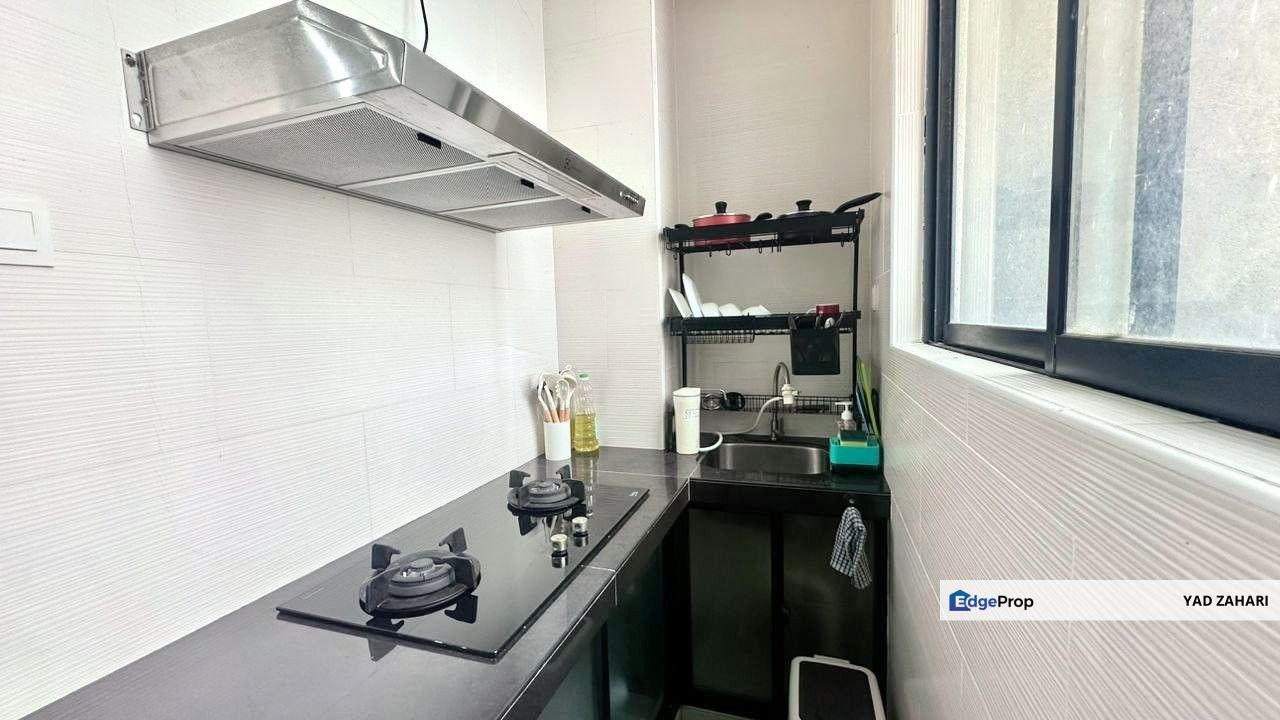 Selayang 18 Residence, Selayang | RM490K - Semi Furnished, Renovated & 10mins to Hospital Selayang, Selangor, Selayang