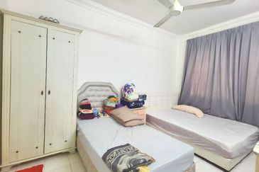 Vista Pinggiran, Taman Pinggiran Putra