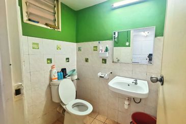 Vista Pinggiran, Taman Pinggiran Putra