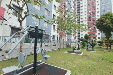 Vista Pinggiran, Taman Pinggiran Putra