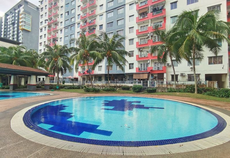 Vista Pinggiran, Taman Pinggiran Putra