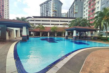 Vista Pinggiran, Taman Pinggiran Putra