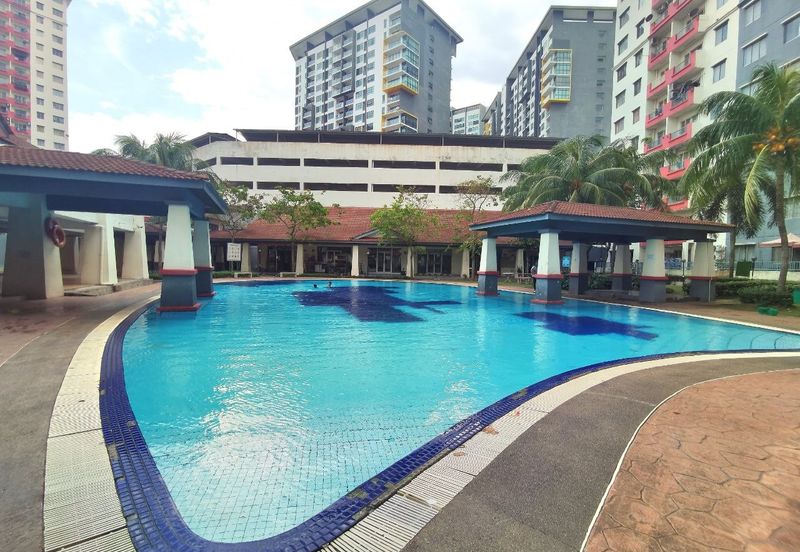 Vista Pinggiran, Taman Pinggiran Putra